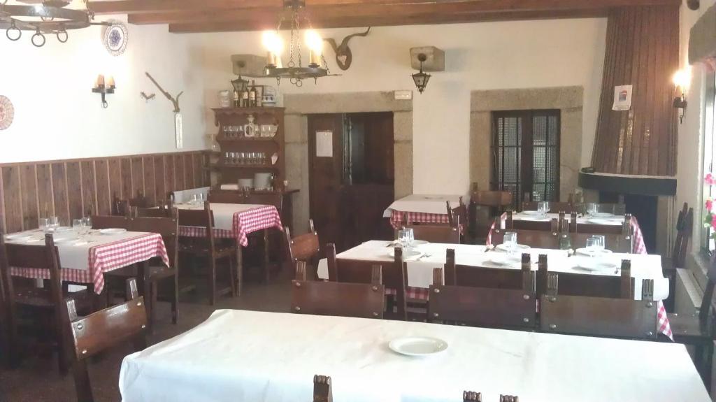 Hostal Restaurante El Chato El Barraco Eksteriør bilde
